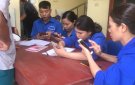 Hỗ trợ cài ứng dụng chăm sóc sức khỏe  từ xa cho người dân