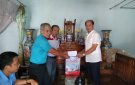 Lãnh đạo huyện Thọ Xuân thăm và tặng quà các gia đình chính sách có hoàn cảnh khó khăn tại xã