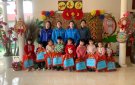 Trao quà cho các em có hoàn cảnh khó khăn nhân dịp tết nguyên đán 2025 xã Xuân Phong